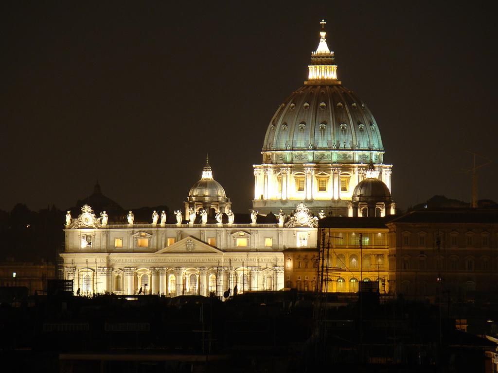 Vatican House * Roma